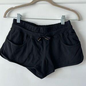 Lululemon shorts black size 6